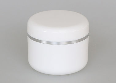 Type en plastique pot crème blanc de 50ml avec la ligne argentée décorative