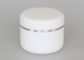 Type en plastique pot crème blanc de 50ml avec la ligne argentée décorative