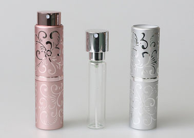 La petite torsion rechargeable en verre et Spritz le jet de parfum d'atomiseur met la couleur en bouteille rose adaptée aux besoins du client